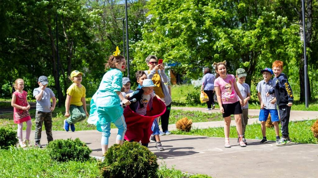 Конкурсно-игровая программа «По секрету всему свету».